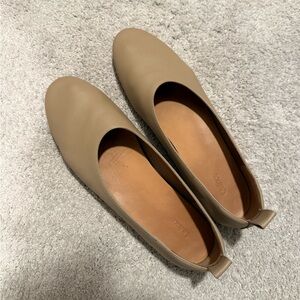 QUINCE NUDE LEATHER BALLET FLAT